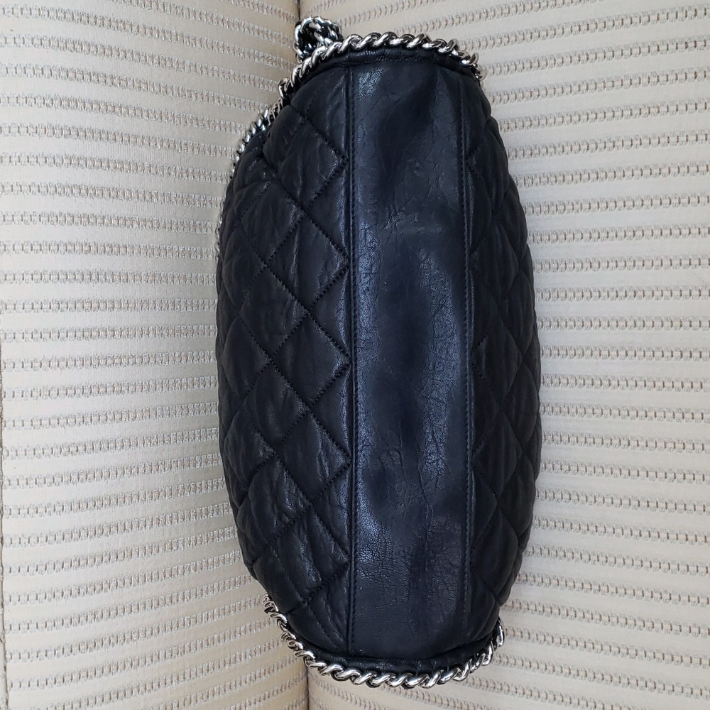 CHANEL CHAIN AROUND QUILTED LEATHER HOBO BAG - Picture 7 of 15